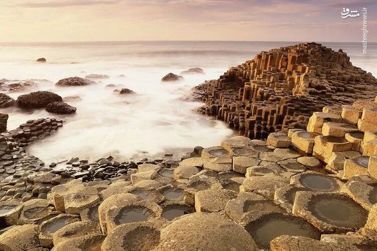 ساحل سنگی زیبا در ایرلند+ عکس