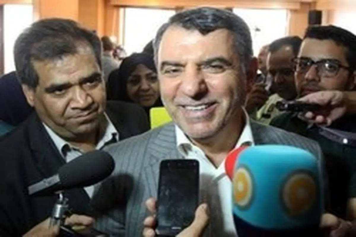 پوری حسینی: از سازمان خصوصیسازی استعفا دادهام