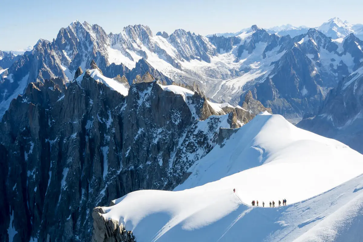 ویدیو| نجات دراماتیک کوهنوردان در فرانسه