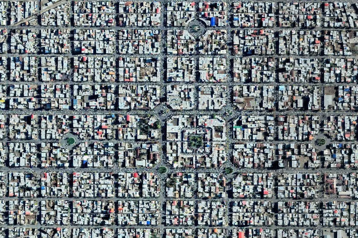 تصویری حیرت انگیز از معماری یک شهر ایران + عکس