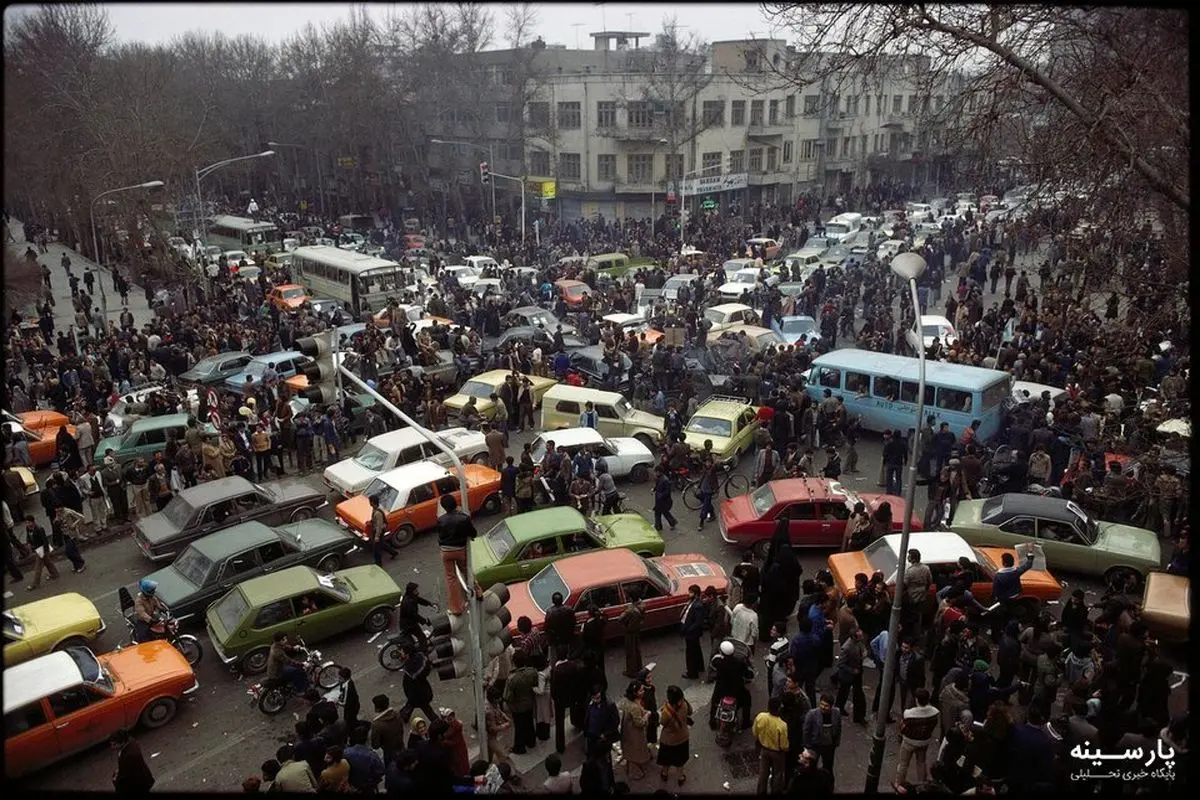ترافیک تهران پس از اعلام فرار شاه +عکس