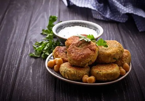 شام امشب با من: کتلت نخود؛ یک غذای مقوی و گیاهی برای همه!