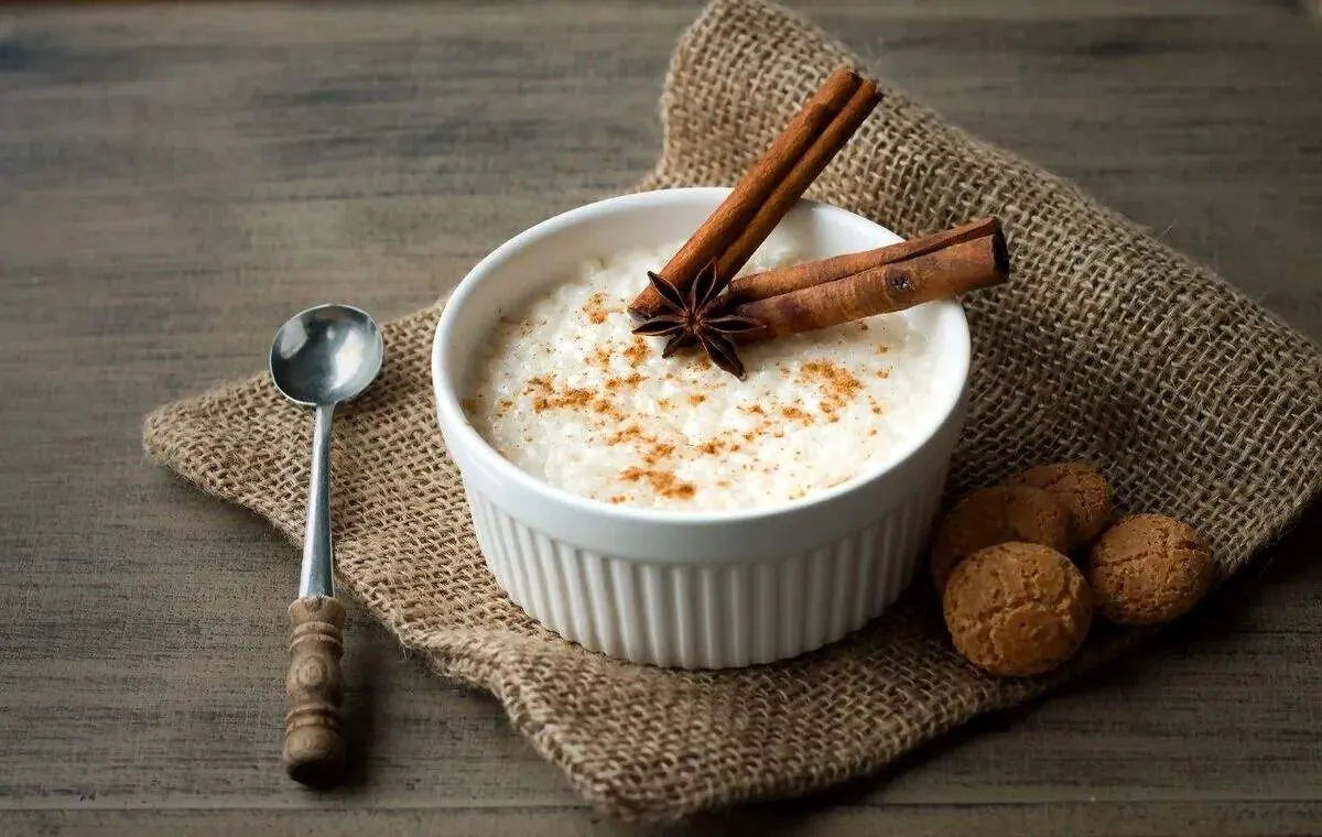 عصرونه : دسر کرم برنجی؛ ترکیبی متفاوت از سنت و مدرنیته برای تجربه‌ای دلپذیر!