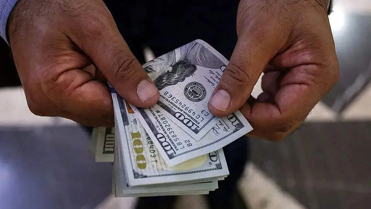 ترمز دلار کشیده شد؛ سقوط پس از رکورد تاریخی

