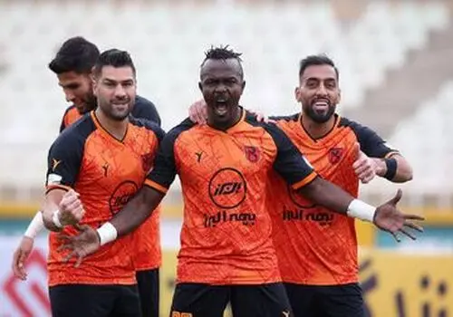خلاصه بازی پیکان 1 - 0 ملوان
