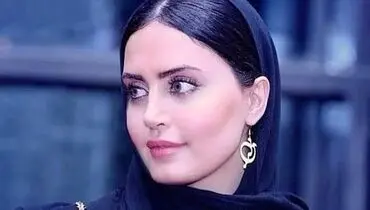 سلفی جذاب الناز شاکردوست با لباس اسپرت و زرد
