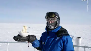 یخ زدن غذای داغ در قطب جنوب+ عکس
