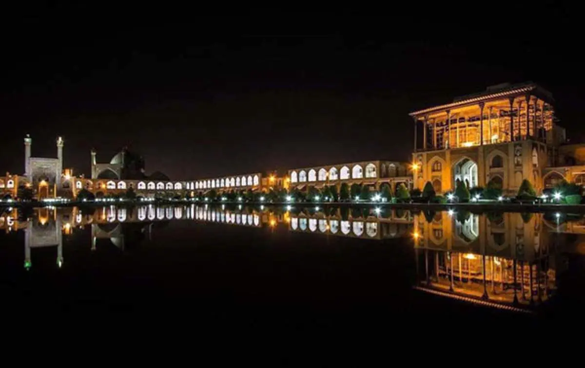 تصویری زیبا از شبهای میدان امام اصفهان