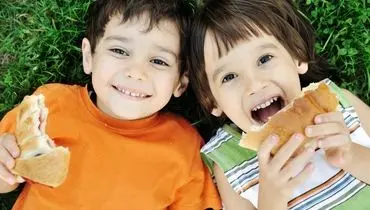 ۷ اشتباه رایج پدر‌ها و مادر‌ها در تغذیه کودکان
