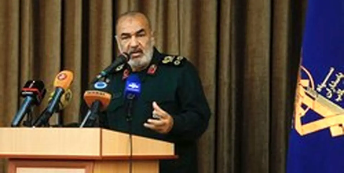 سردار سلامی: جوانان برای ساختن فردای جامعه باید به کتاب رجوع کنند