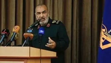 سردار سلامی: جوانان برای ساختن فردای جامعه باید به کتاب رجوع کنند