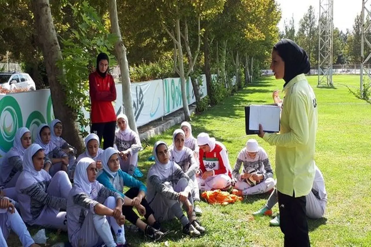 مریم آزمون: فوتبال درس سختی به دختران ایران داد