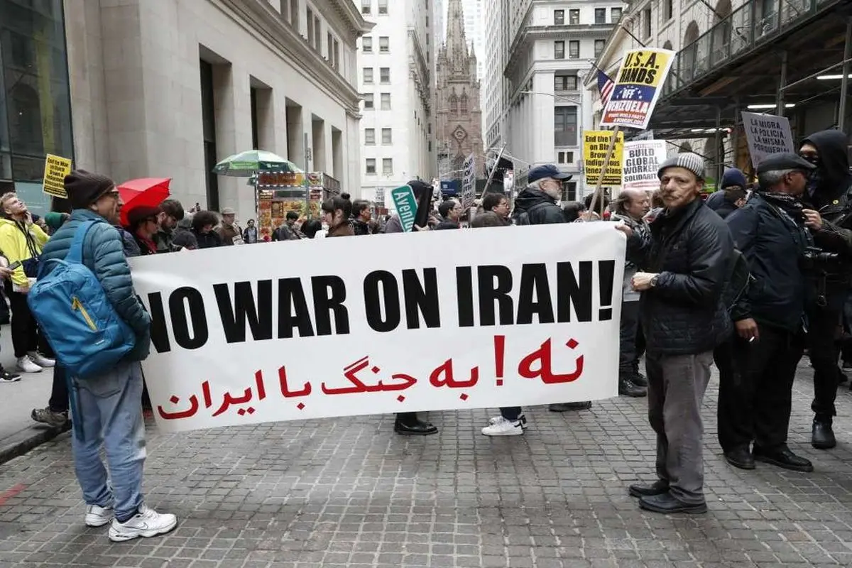 عکس | نه به جنگ با ایران در تظاهرات آمریکایی