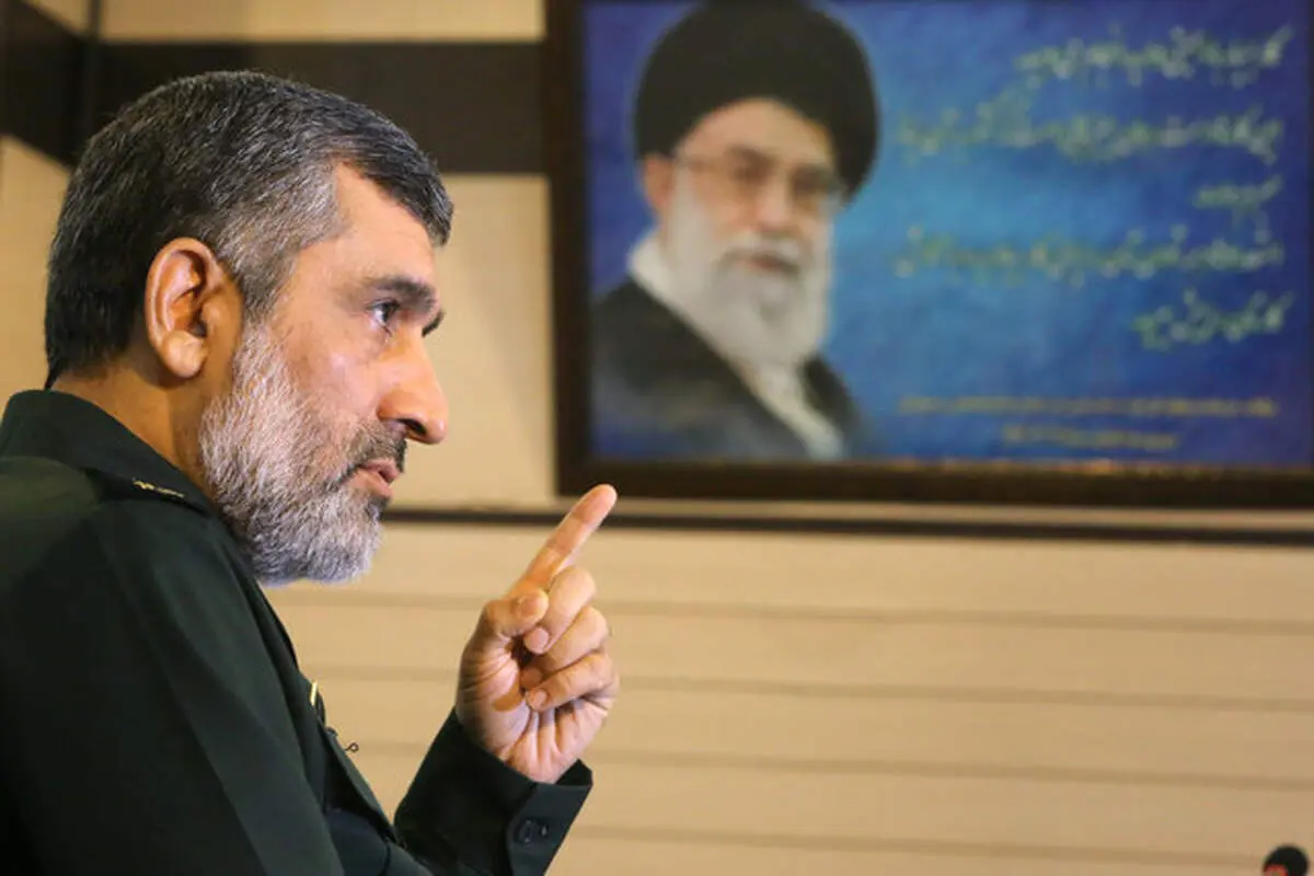 پایگاه های آمریکایی در منطقه از نگاه فرمانده هوافضای سپاه : گوشت زیر دندان / ناو هواپیما بر برای ما یک سیبل است