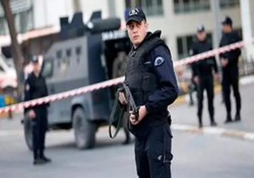 حمله دو موتورسوار مسلح  به مقر پلیس ترکیه