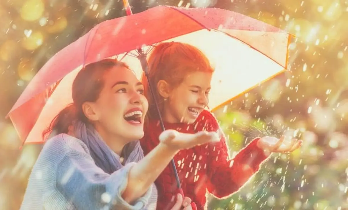 چگونه دخترمان را قوی و بانشاط تربیت کنیم؟