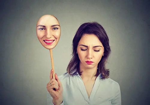 افسردگی خندان؛ علائمی که نباید نادیده گرفت