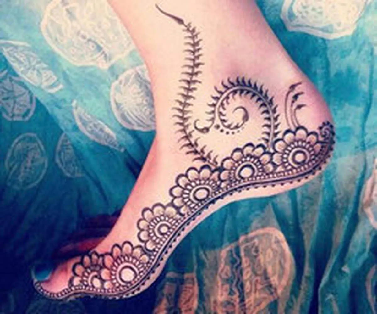 مدل‌های زیبا از نقش حنا روی پا