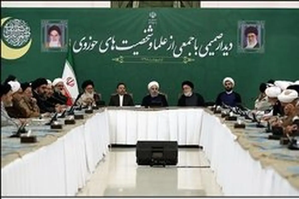 روحانی: باید در برابر آمریکا و تحریم بایستیم و در این زمینه هیچ اختلاف نظری بین مردم و مقامات وجود ندارد