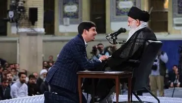 عکسی دیدنی از دیدار دانشجویان با رهبر انقلاب