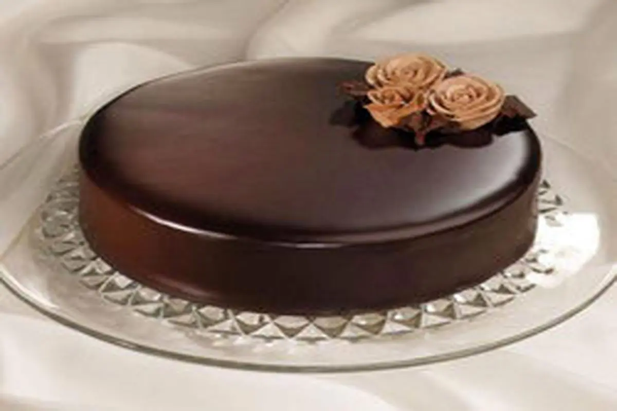 ویدیو|کیک شکلاتی آینه‌ای