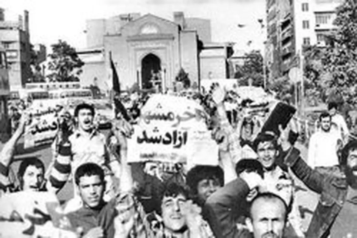 صوت کمتر شنیده شده از نخستین پیام بیسیم هنگام ورود رزمندگان به خرمشهر