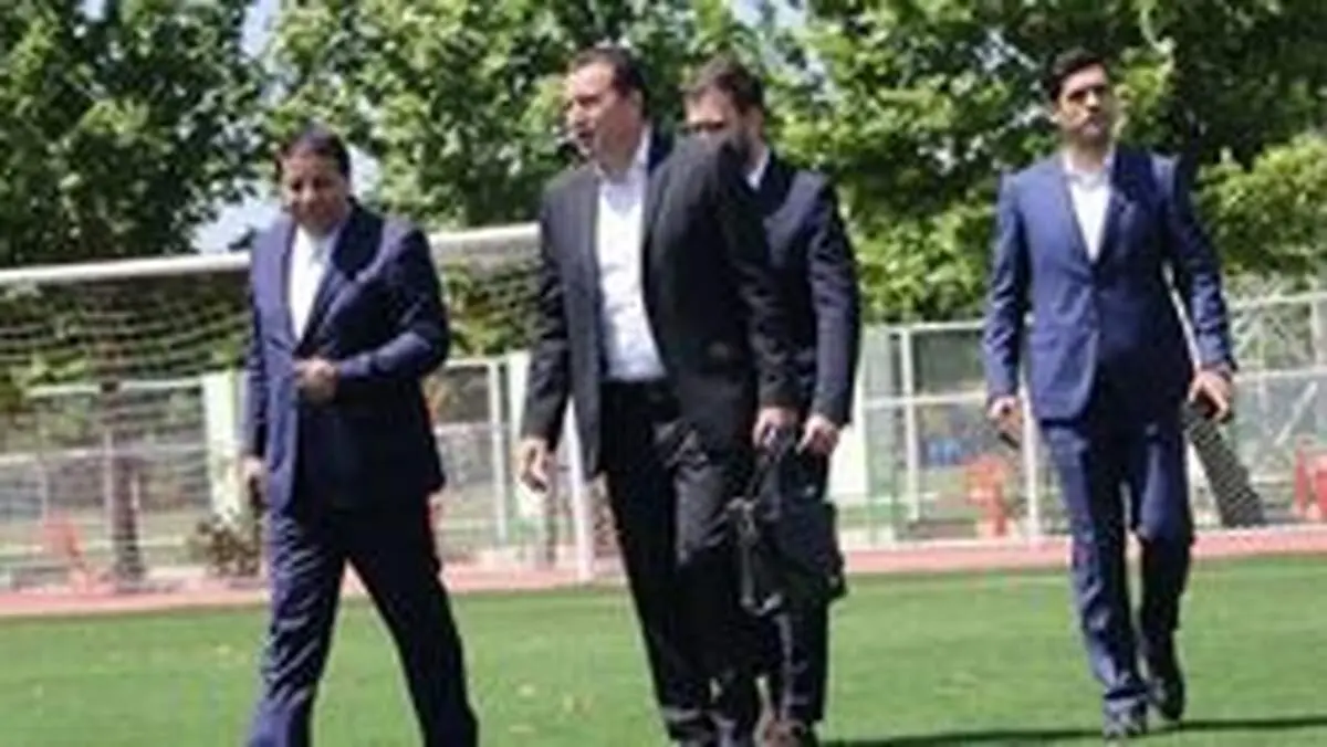 ویلموتس مربی پروازی نیست
