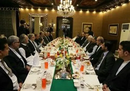 رایزنی وزیر خارجه با وزیر امور خارجه پاکستان
