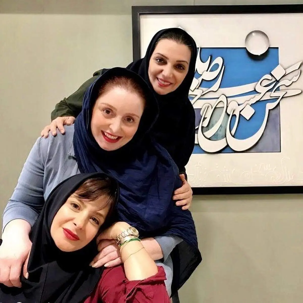 تصویری از الهام پاوه‌نژاد در کنار ۲ رفیق قدیمی‌