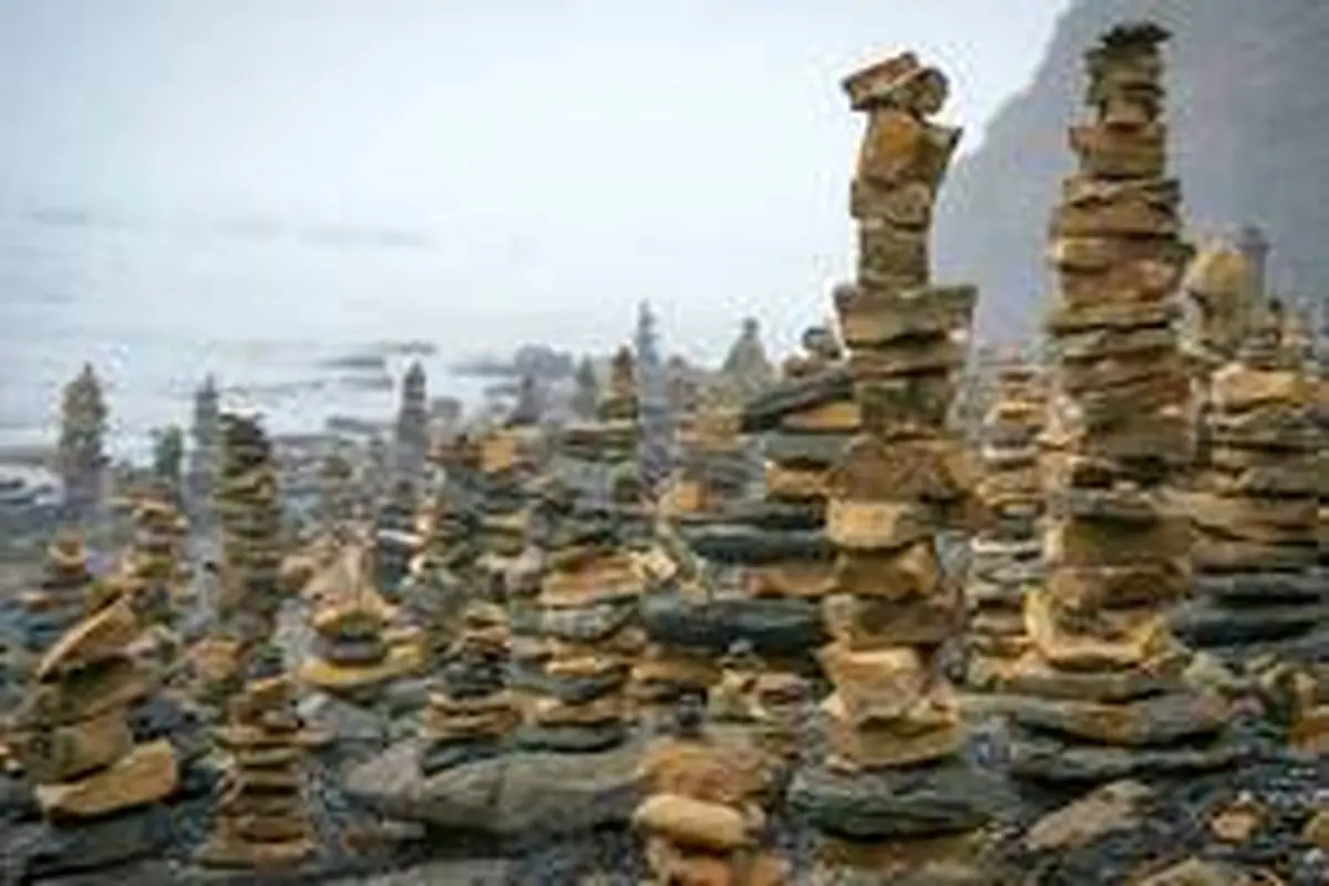 ساحل برج‌های سنگی در روسیه