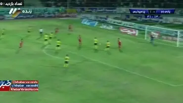 گل اول پرسپولیس به پارس جم را ببینید