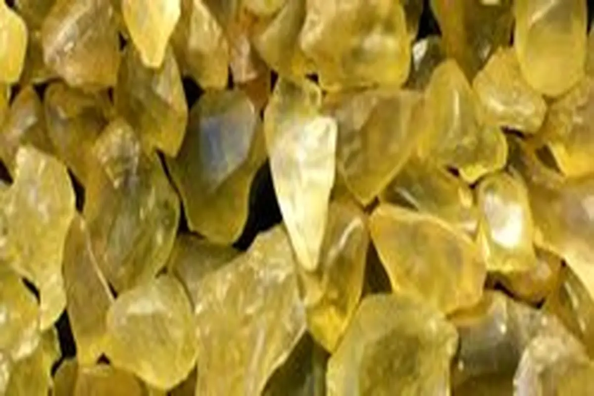 معمای ۱۰۰ ساله خرده شیشه‌های زرد در بیابان مصر حل شد