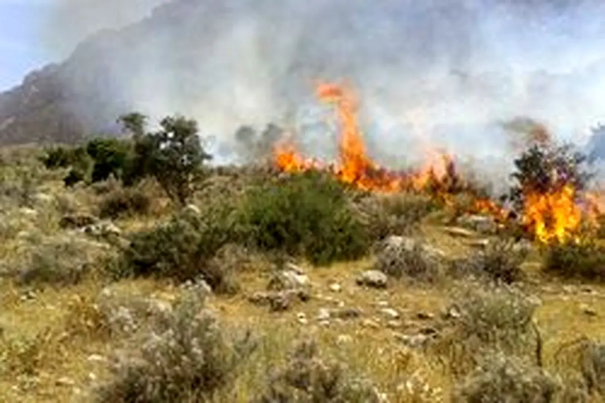 کوه خامی همچنان در آتش می‌سوزد