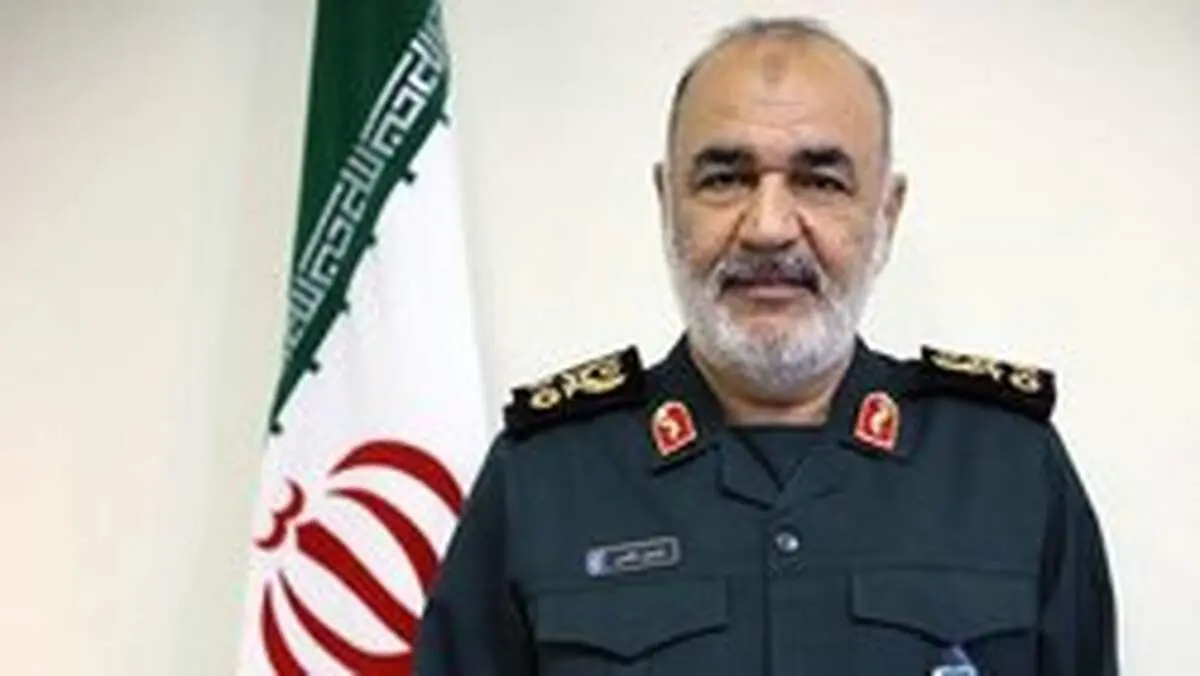 فرمانده کل سپاه: معامله قرن نوزاد نارس است