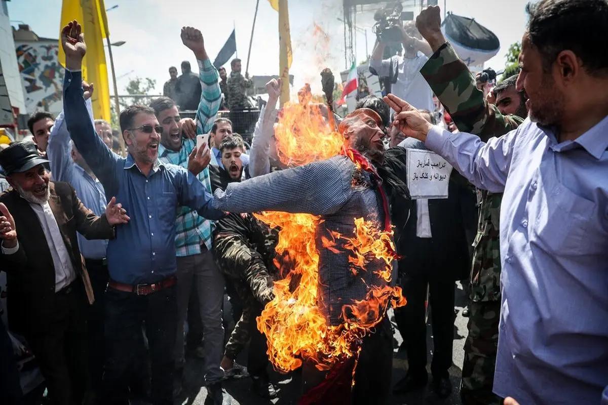 لحظه آتش زدن ترامپ در راهپیمایی روز قدس