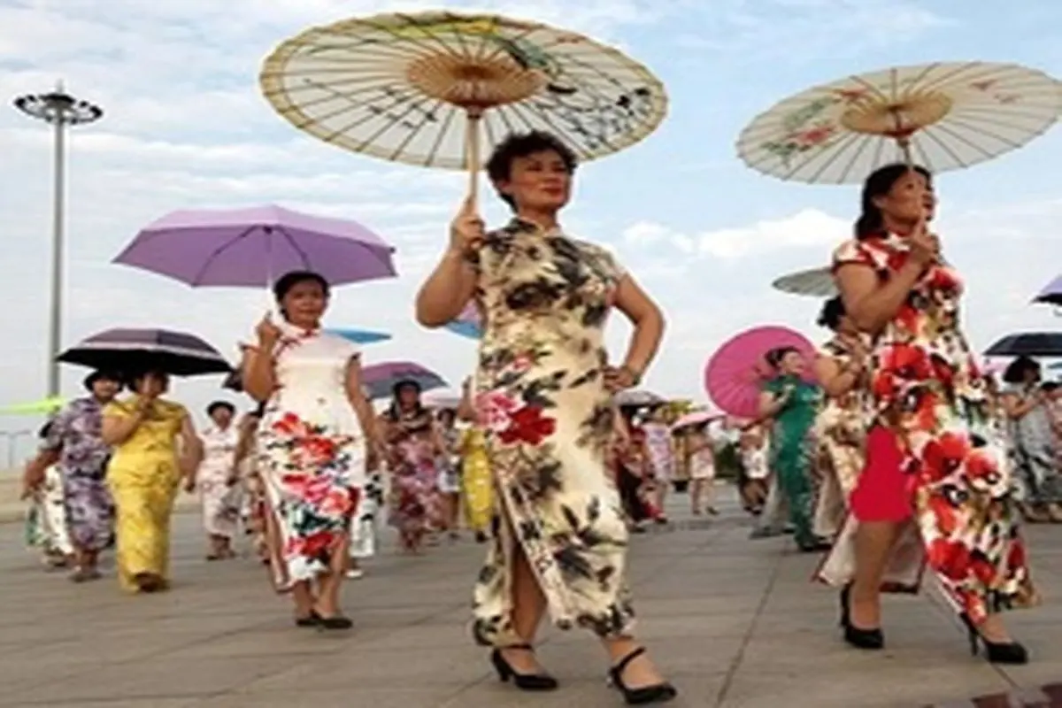 جشنواره فرهنگ لباس‌های «چی پائو» در چین +عکس