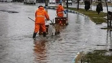 معابر غرب مشهد دچار آب افتادگی شدند