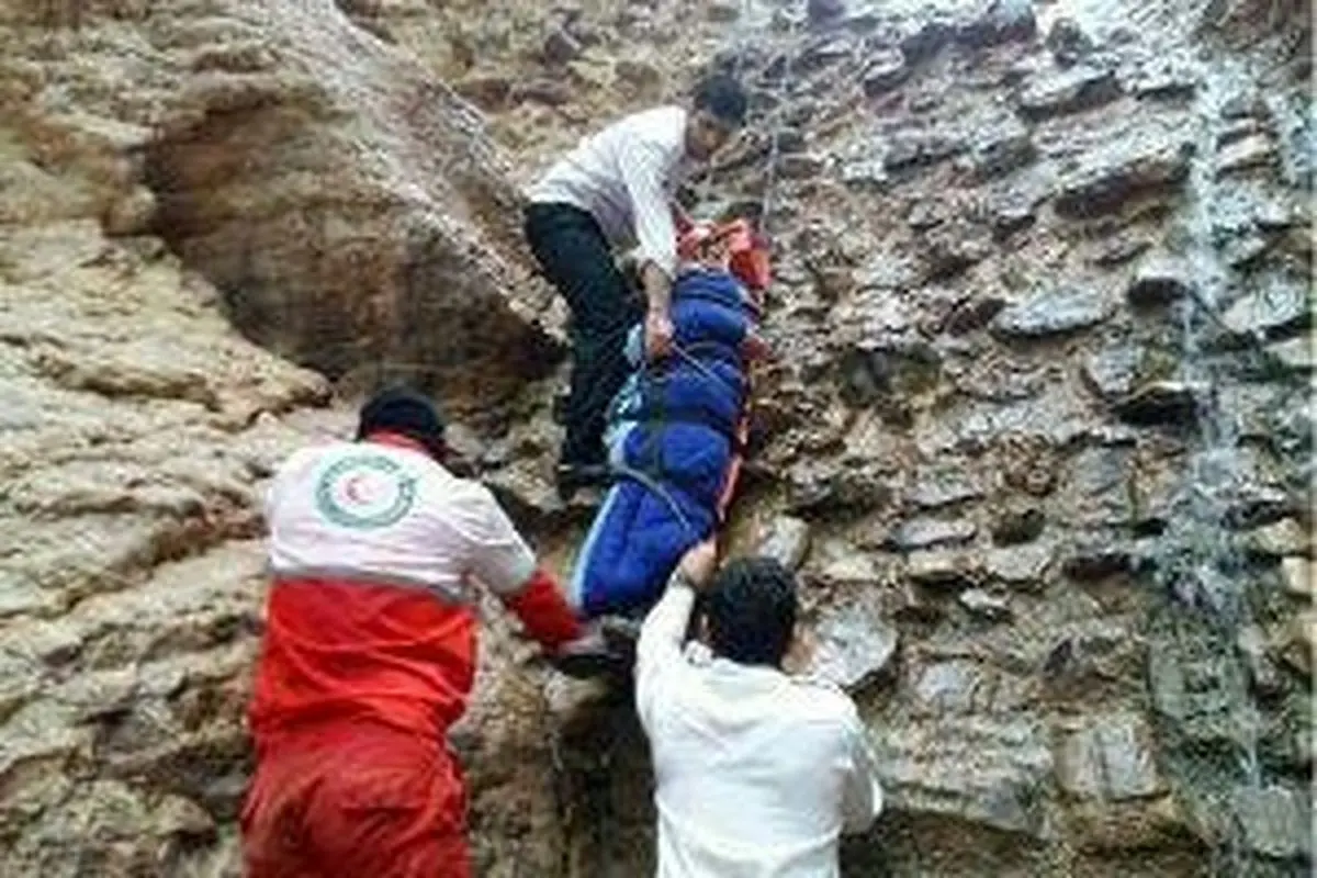 سقوط مرگبار مرد ۳۹ ساله در ارتفاعات بستک