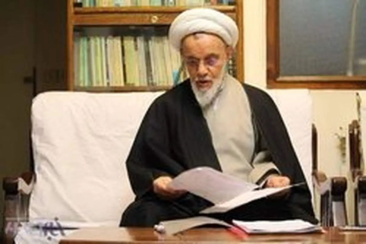 عضو مجلس خبرگان: چه کسی گفته یک کمیسیون ۳ نفره رهبر بعدی را انتخاب می‌کند؟