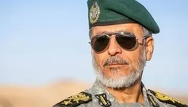 دریادار سیاری: توان موشکی غیرقابل مذاکره است