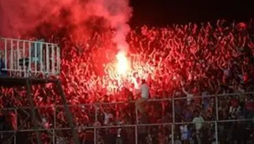 هجوم هواداران به جایگاه خبرنگاران ورزشگاه فولاد