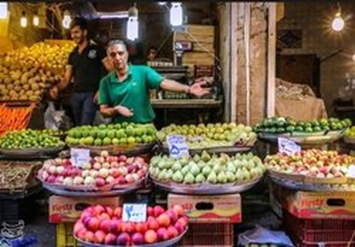 میوه تا تیرماه نیم بها میشود