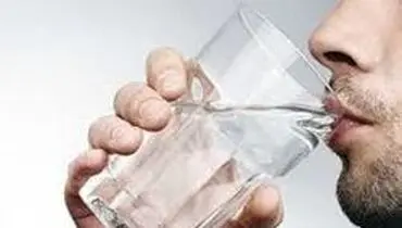 ایستاده آب خوردن چه مضراتی دارد؟