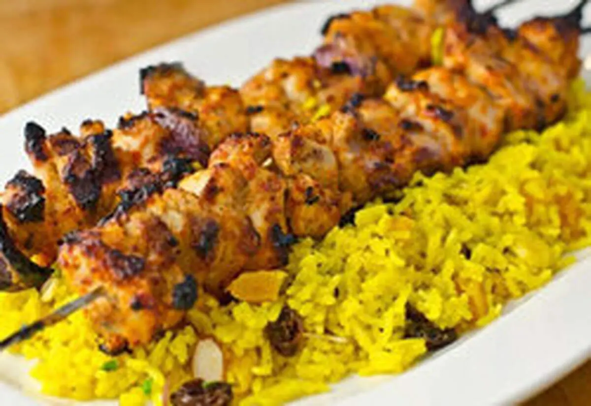 جوجه کباب با سسی عالی و طعم و رنگی بی‌نظیر