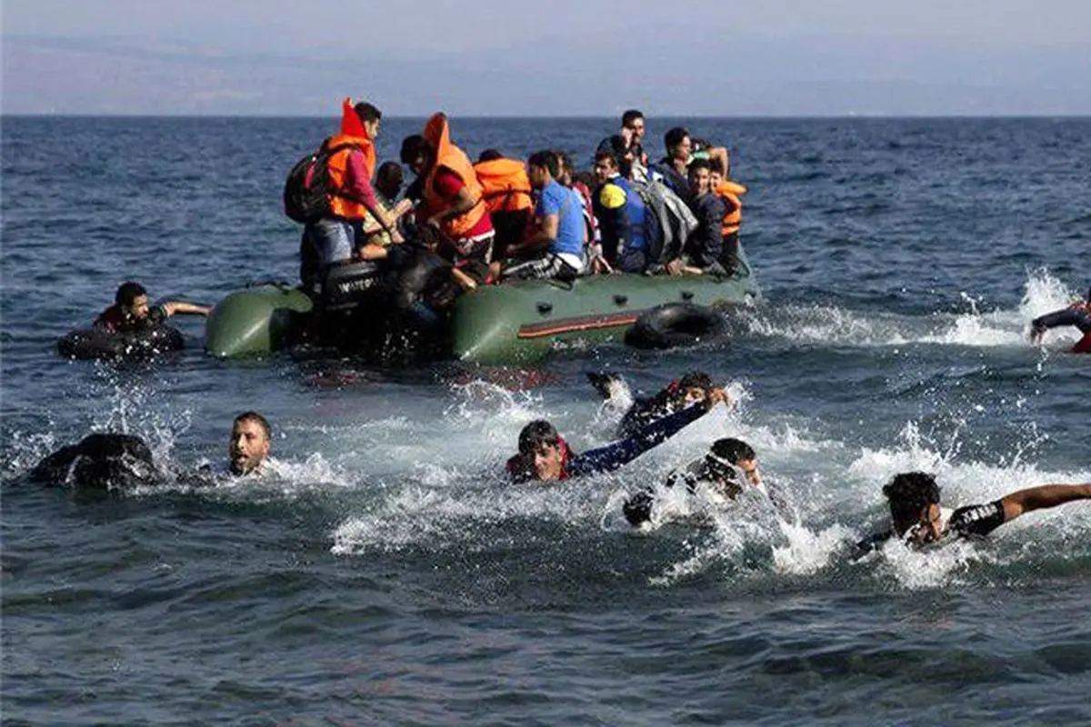 فیلمی از قایق واژگون شده پناهجویان در ساحل غربی ترکیه