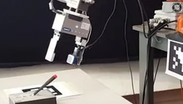 رباتی که با دیدن لمس می‌کند و با لمس کردن می‌بیند!