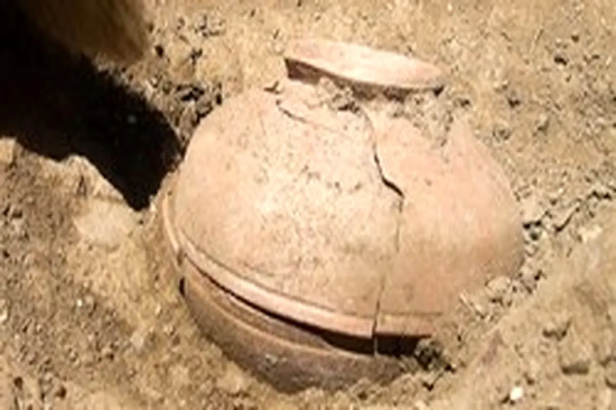 کوزه‌های سفالی کشف شده در ورامین شکسته و خالی بودند