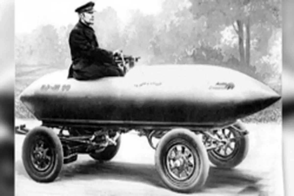 نخستین خودرویی که سرعت بیش از ۱۰۰ کیلومتر را طی کرد