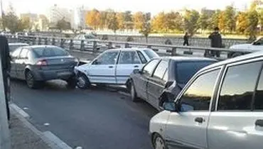 تصادف زنجیره‌ای در آزاد راه کرج - قزوین با چهار مصدوم