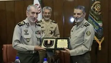 سرلشکر موسوی از پنج فرمانده پیشکسوت ارتش تجلیل کرد